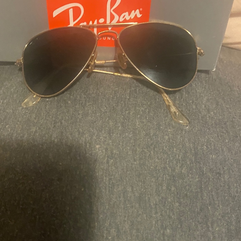 Ray-Ban Gold Frame Aviator Sunglasses